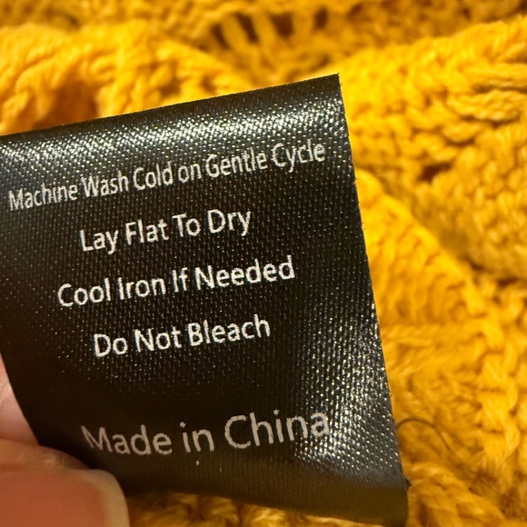 POL V-Neck Mustard Sweater - Picture 5 of 7